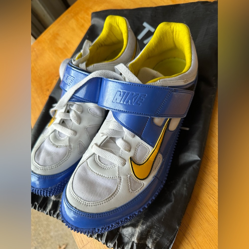 Nike track and field shoes 9.5